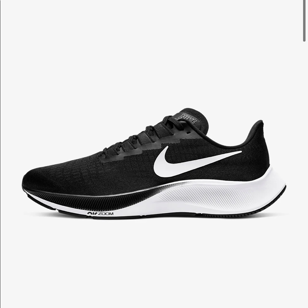NIKE zoom Pegasus 37 men 8.5 great condition